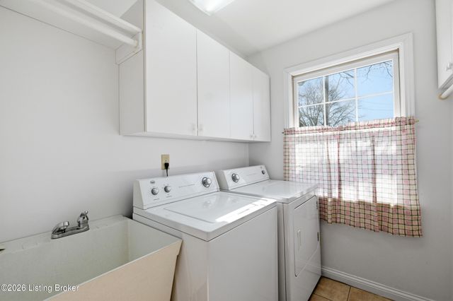 3074 University Rd, Louisville, KY 40206