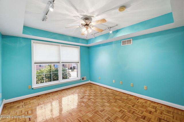 3074 University Rd, Louisville, KY 40206