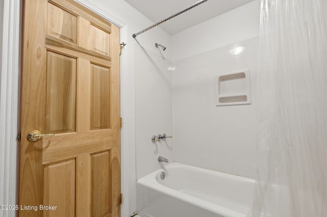 3074 University Rd, Louisville, KY 40206