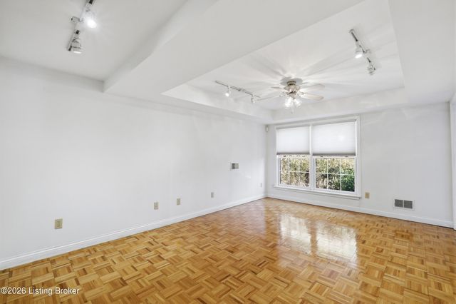 3074 University Rd, Louisville, KY 40206