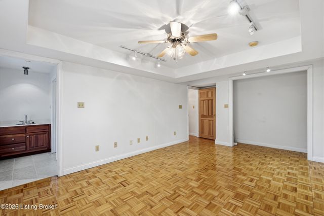 3074 University Rd, Louisville, KY 40206