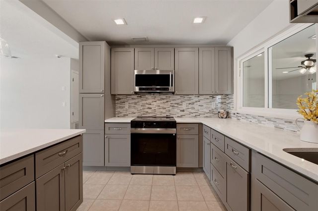 6338 KENWOOD DRIVE, North Port, FL 34287