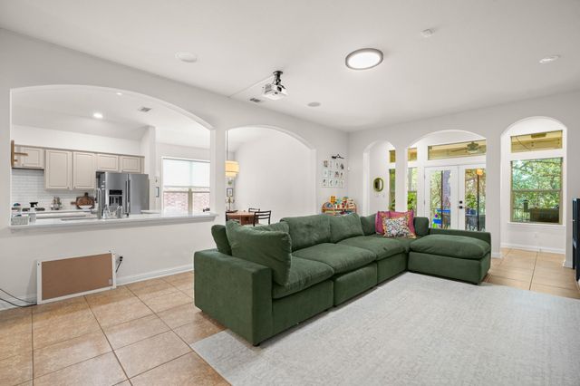 4613 Pyrenees PASS, Bee Cave, TX 78738