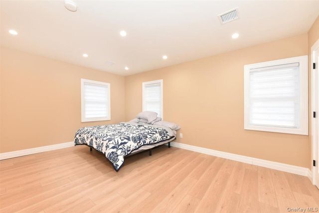 115 N Bergen Place, Freeport, NY 11520