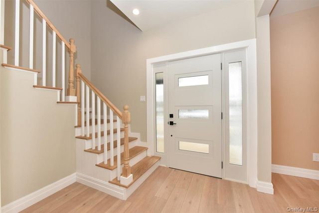 115 N Bergen Place, Freeport, NY 11520