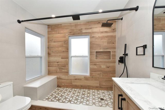 115 N Bergen Place, Freeport, NY 11520