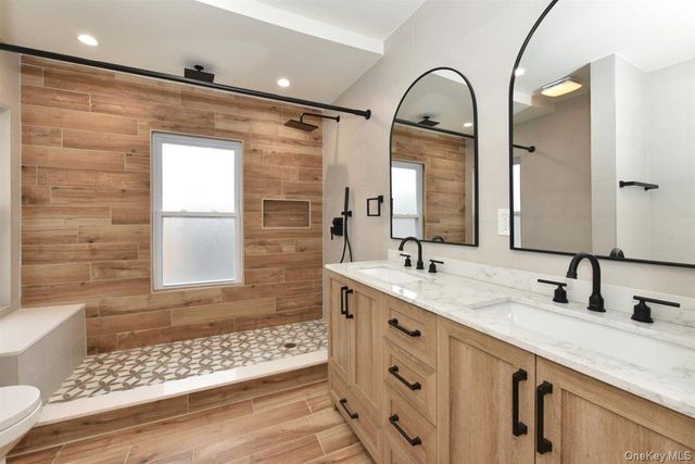 115 N Bergen Place, Freeport, NY 11520