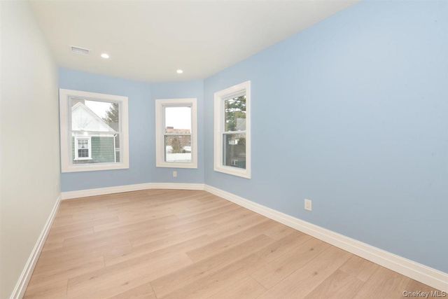 115 N Bergen Place, Freeport, NY 11520