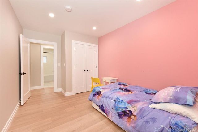 115 N Bergen Place, Freeport, NY 11520