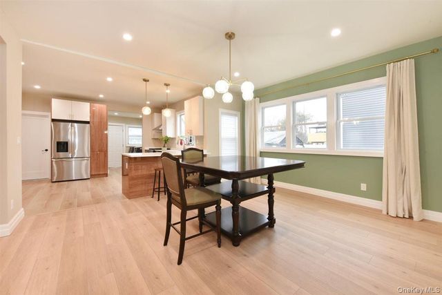 115 N Bergen Place, Freeport, NY 11520