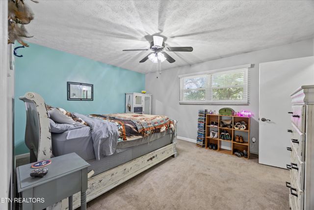 102 Candora Rd, Maryville, TN 37804