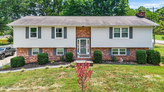 102 Candora Rd, Maryville, TN 37804