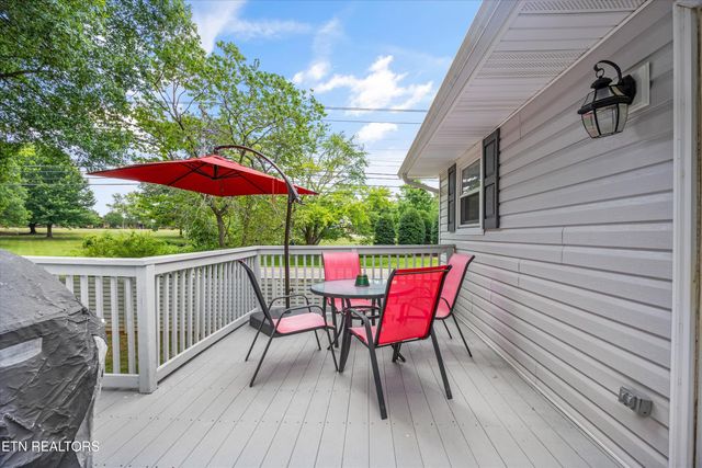 102 Candora Rd, Maryville, TN 37804