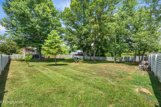 102 Candora Rd, Maryville, TN 37804