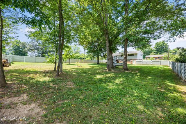 102 Candora Rd, Maryville, TN 37804
