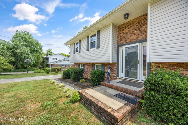 102 Candora Rd, Maryville, TN 37804