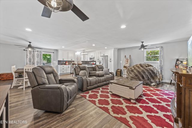 102 Candora Rd, Maryville, TN 37804