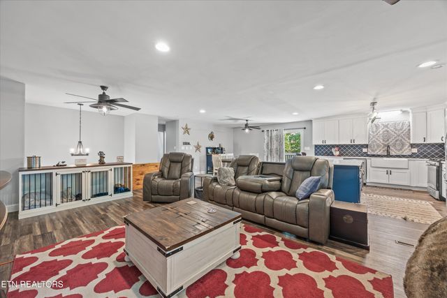 102 Candora Rd, Maryville, TN 37804