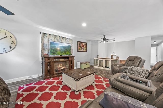 102 Candora Rd, Maryville, TN 37804