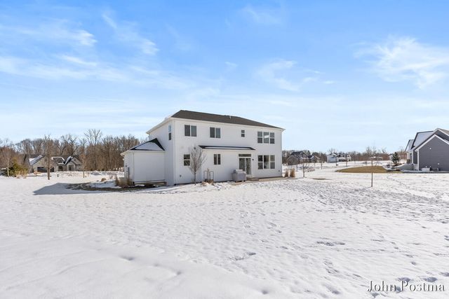 5827 Golden Hollow Drive Se, Cascade Twp, MI 49512