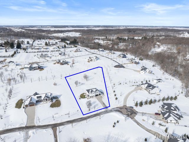 5827 Golden Hollow Drive Se, Cascade Twp, MI 49512