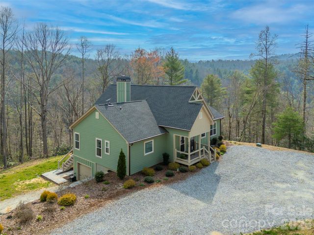 666 Never Blue Road, Flat Rock, NC 28731