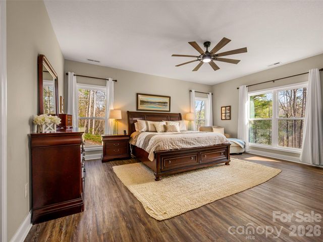 666 Never Blue Road, Flat Rock, NC 28731