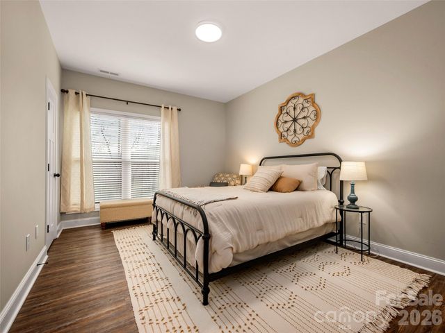 666 Never Blue Road, Flat Rock, NC 28731