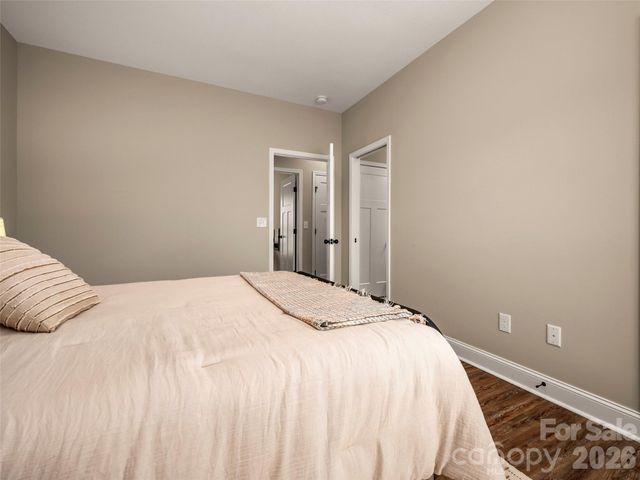 666 Never Blue Road, Flat Rock, NC 28731