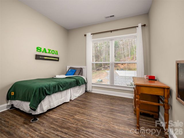 666 Never Blue Road, Flat Rock, NC 28731