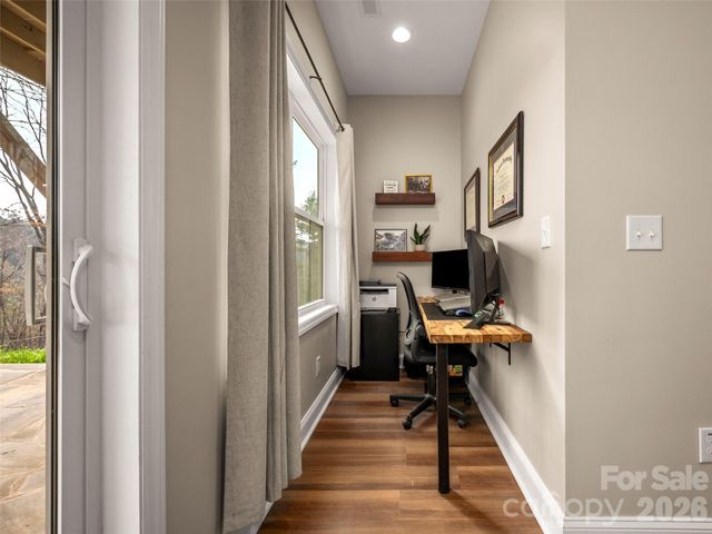 666 Never Blue Road, Flat Rock, NC 28731