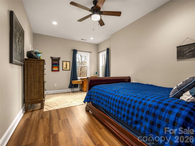 666 Never Blue Road, Flat Rock, NC 28731