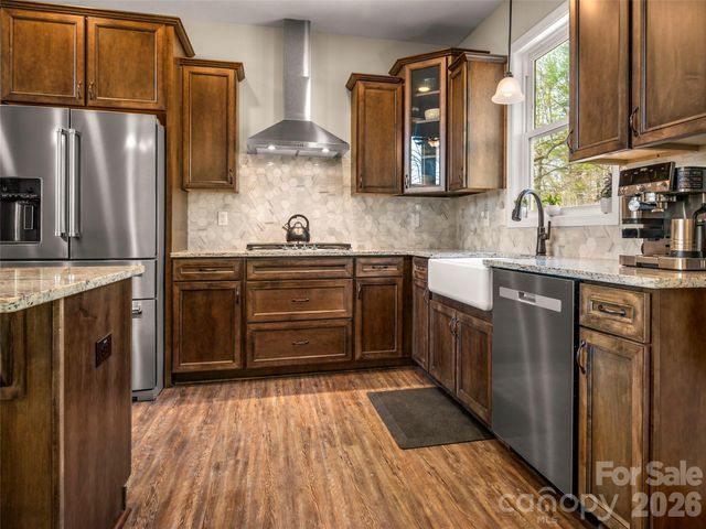 666 Never Blue Road, Flat Rock, NC 28731