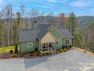666 Never Blue Road, Flat Rock, NC 28731