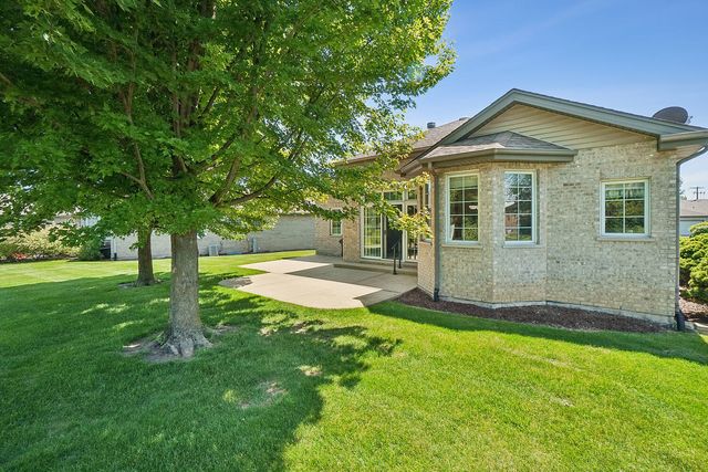 512 Highlington Court, Beecher, IL 60401