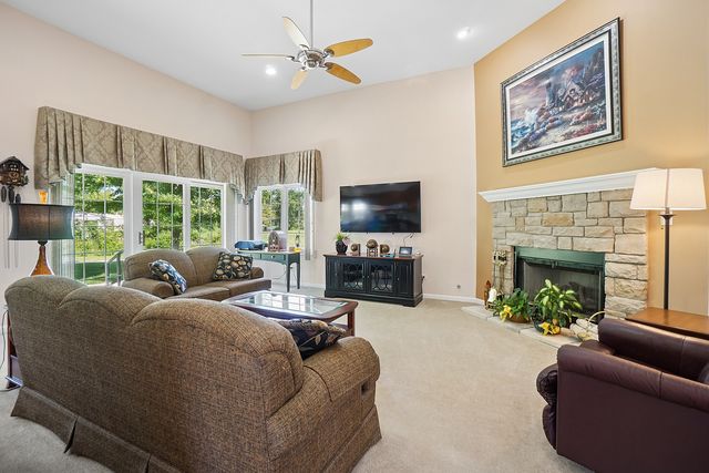 512 Highlington Court, Beecher, IL 60401