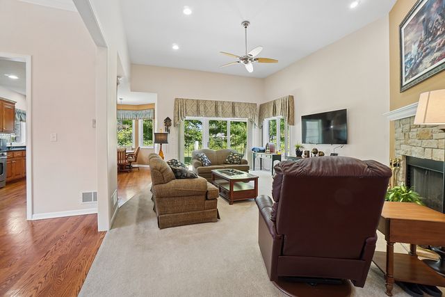 512 Highlington Court, Beecher, IL 60401