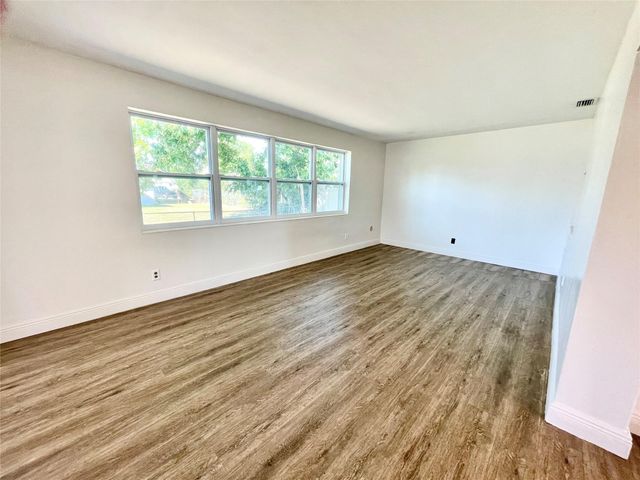 2090 NW 84th Terrace, Pembroke Pines, FL 33024