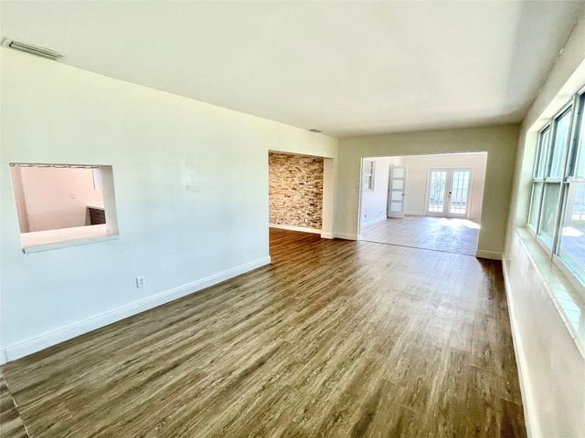 2090 NW 84th Terrace, Pembroke Pines, FL 33024