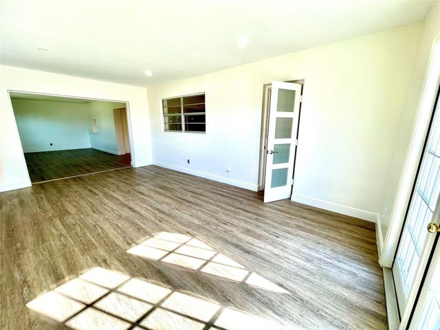 2090 NW 84th Terrace, Pembroke Pines, FL 33024