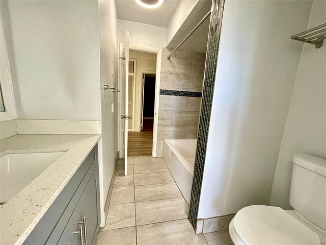 2090 NW 84th Terrace, Pembroke Pines, FL 33024