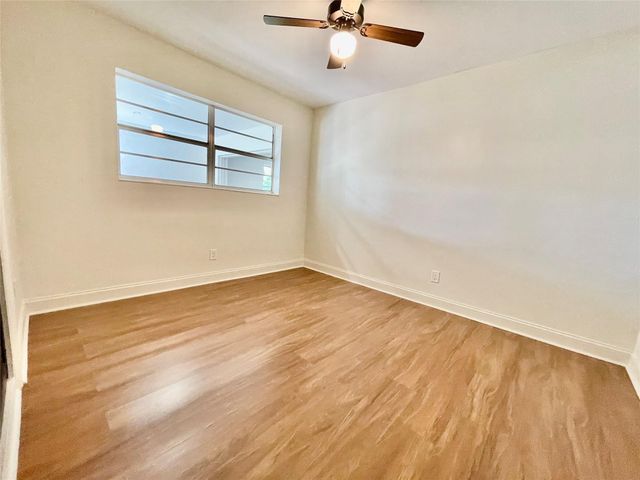 2090 NW 84th Terrace, Pembroke Pines, FL 33024