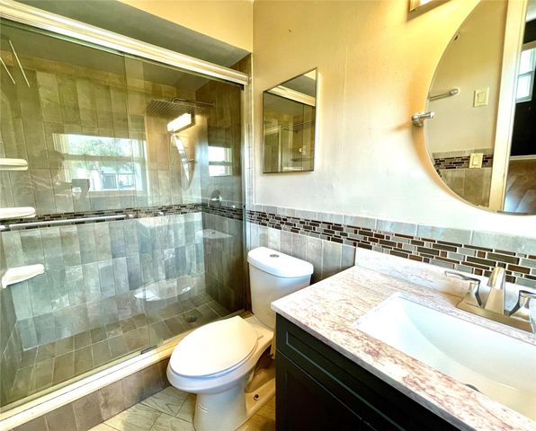 2090 NW 84th Terrace, Pembroke Pines, FL 33024