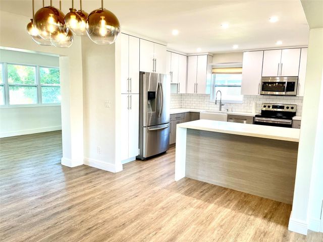 2090 NW 84th Terrace, Pembroke Pines, FL 33024