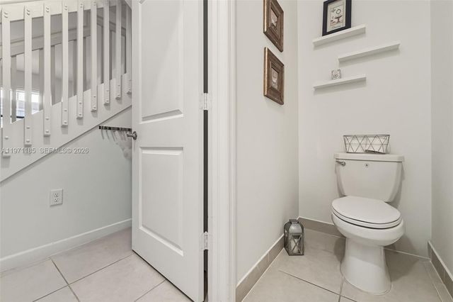 10009 SW 228th Ter ., Miami, FL 33190