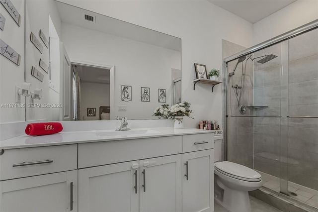 10009 SW 228th Ter ., Miami, FL 33190