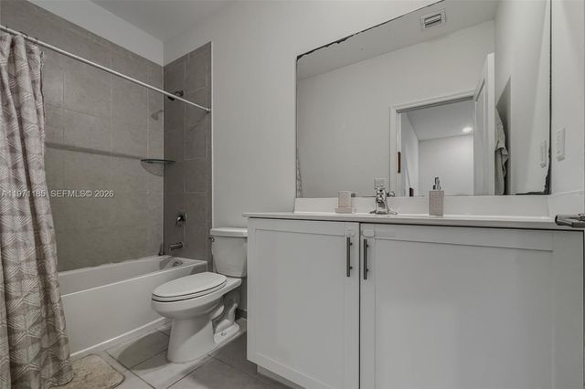 10009 SW 228th Ter ., Miami, FL 33190