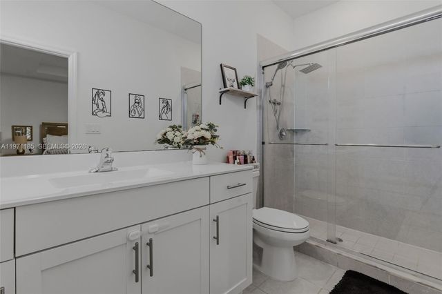 10009 SW 228th Ter ., Miami, FL 33190