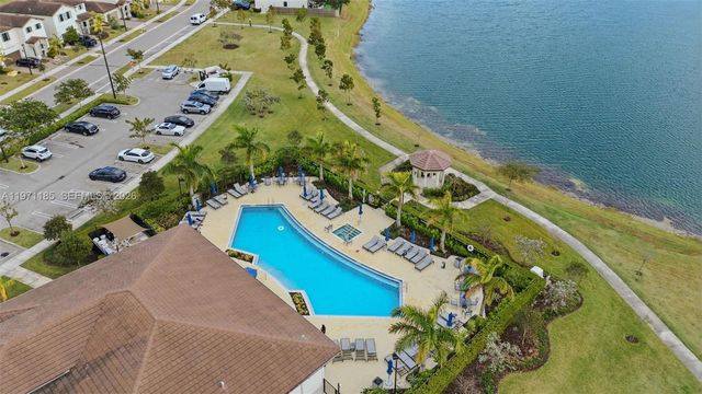 10009 SW 228th Ter ., Miami, FL 33190