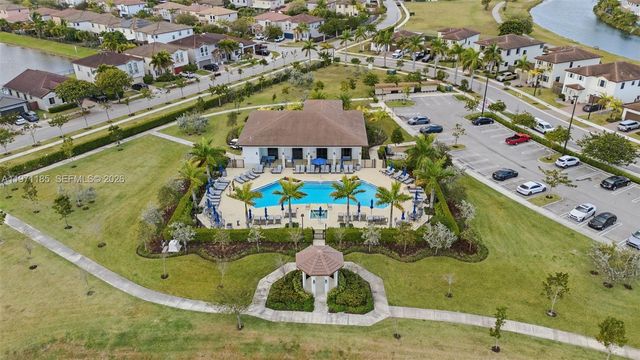 10009 SW 228th Ter ., Miami, FL 33190